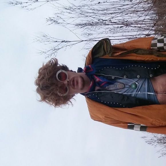 Meet your Posher, Quade - Picture 1 of 1